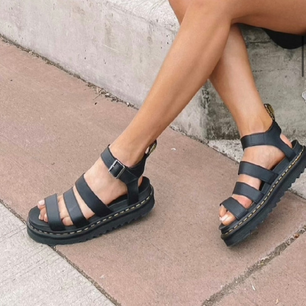 Dr Martens Blaire Sandals - matte black NWT platform summer 2022 90s lug sole